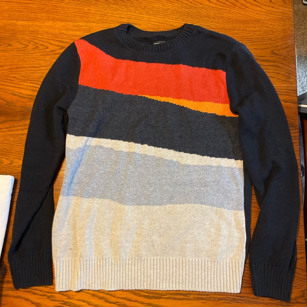 OCEAN CURRENT - Men’s navy blue & color blocked sweater. LIKE NEW.
